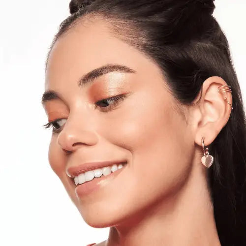 essence baby got glow liquid highlighter